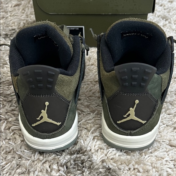 Air Jordan 4 Retro Youth Olive Green and Black Suede Sneakers. Size 5Y. - Picture 5 of 6